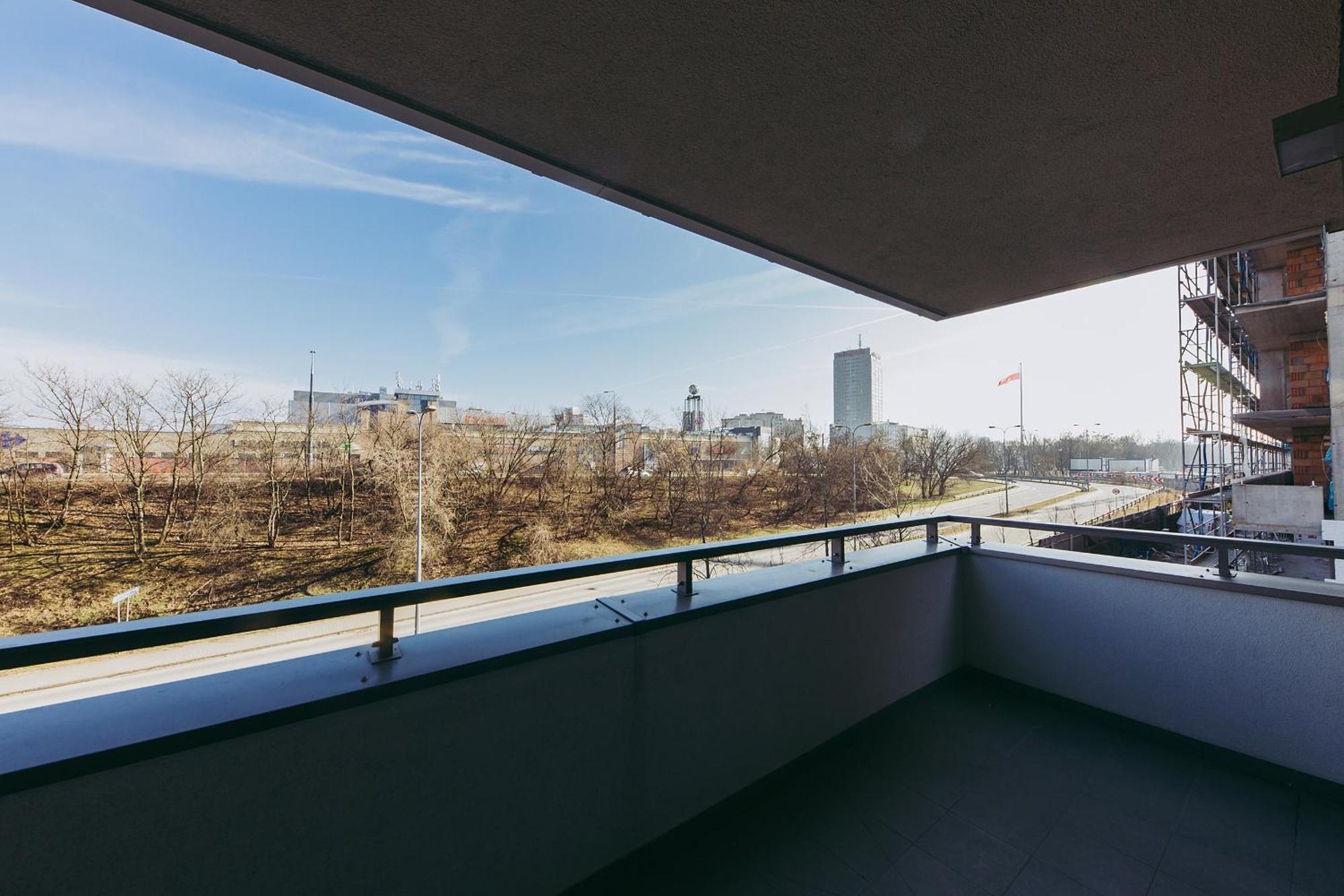 High Standard Close To The Center/free Parking. Warszawa