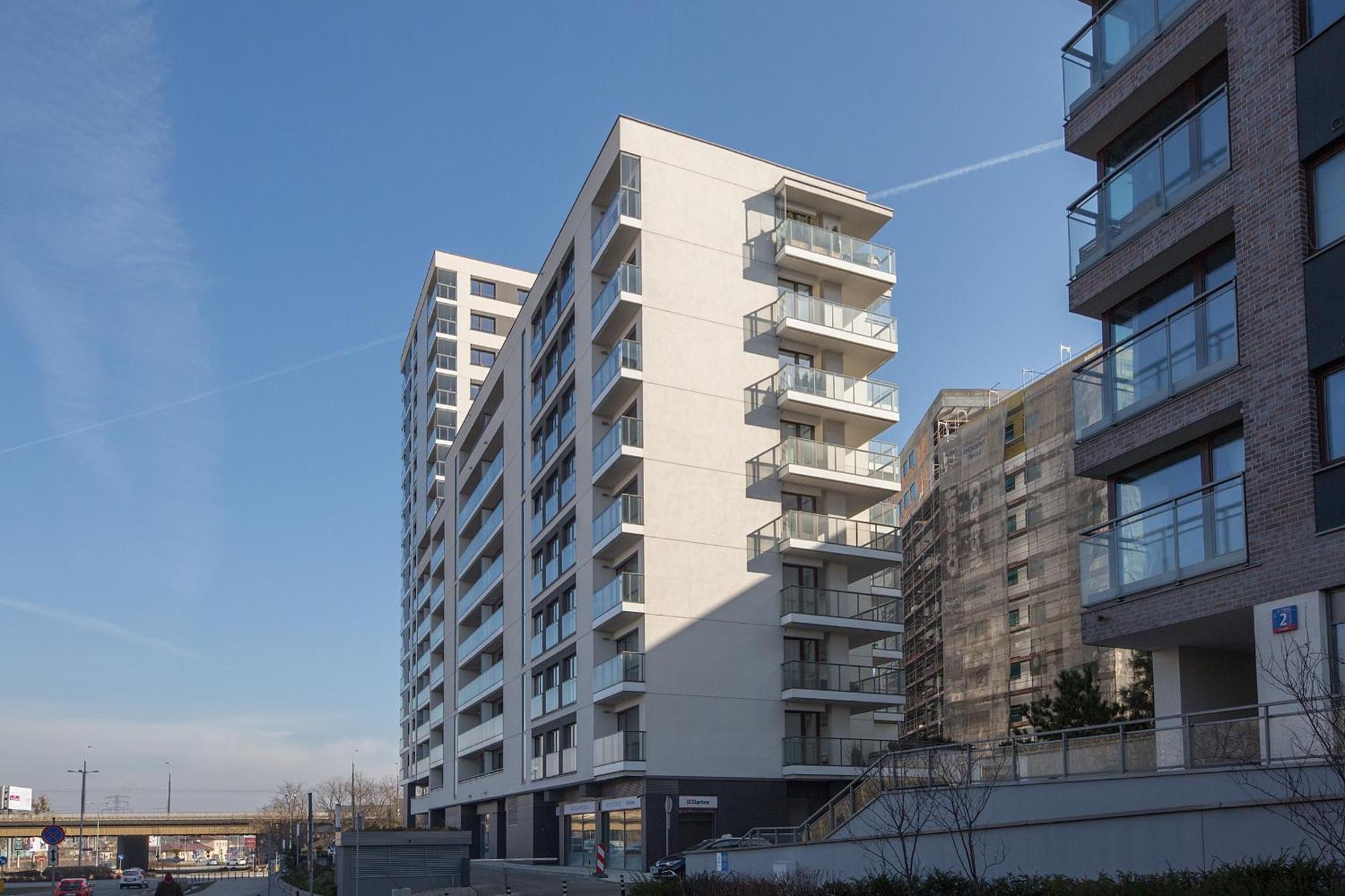 Apartament High Standard Close To The Center/free Parking. *